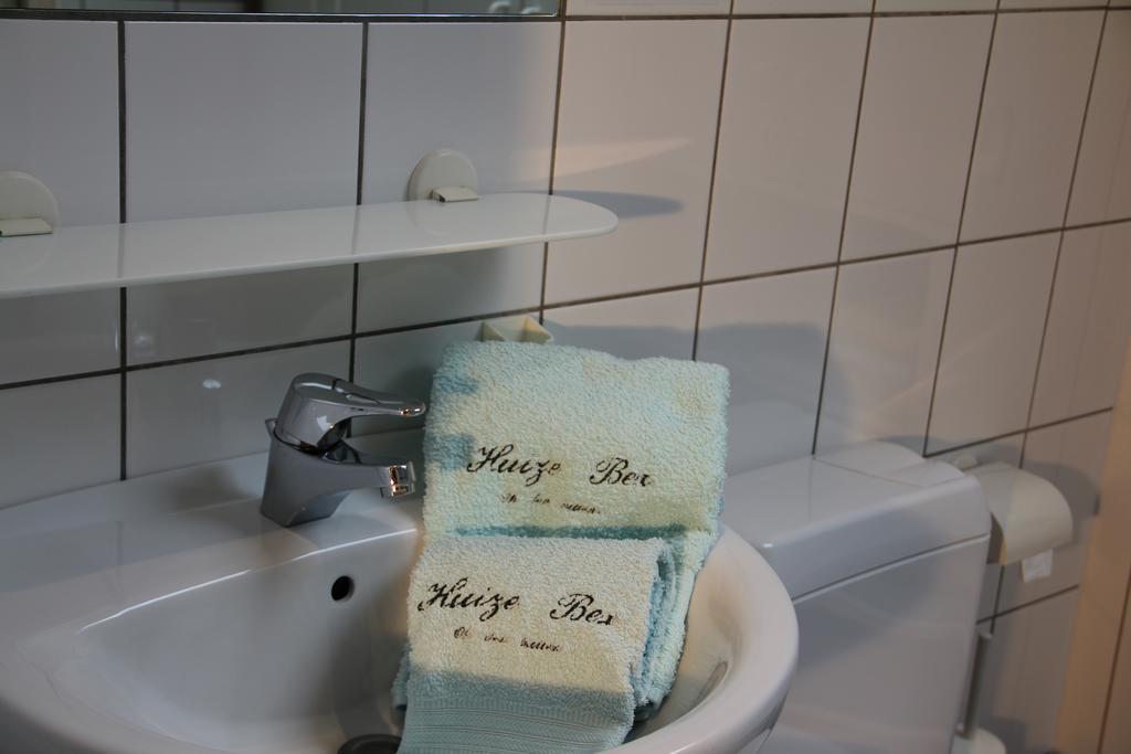 B&B Huize Bex NeerNeerpelt Zimmer foto